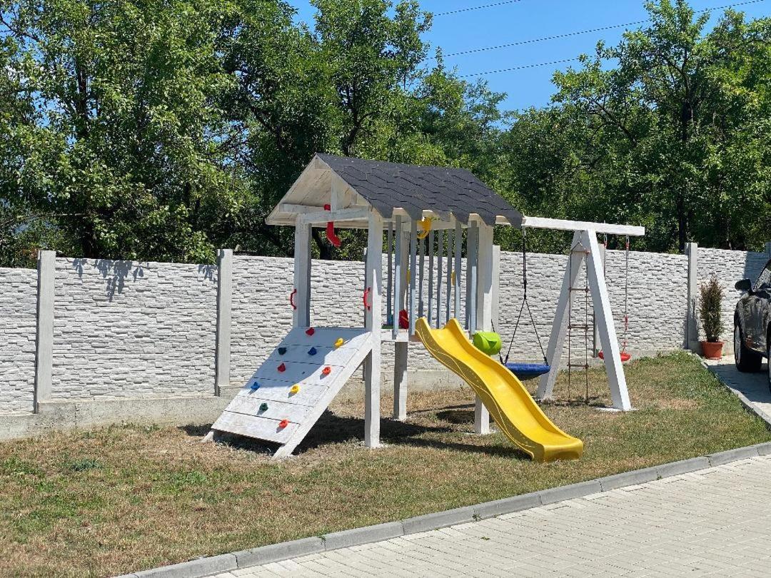 Green Hill Villa Călimăneşti المظهر الخارجي الصورة