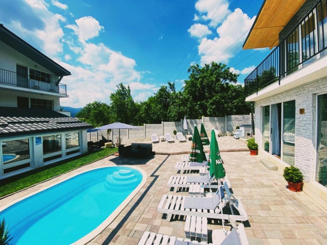 Green Hill Villa Călimăneşti المظهر الخارجي الصورة